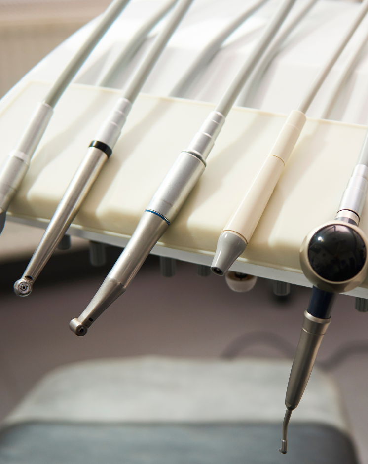 A picture of the tools that endodontists use.